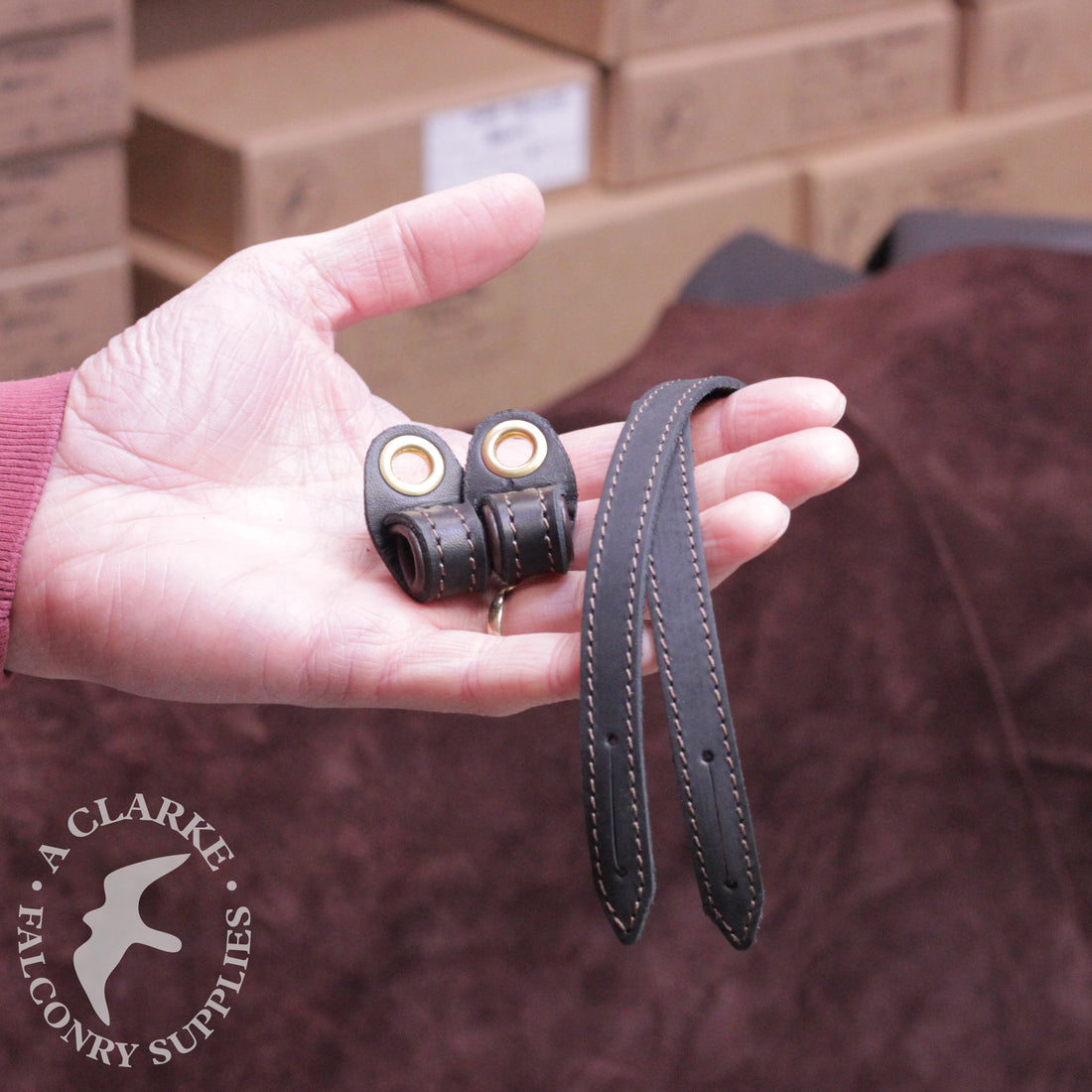 Lined anklets and matching jesses in our standard colours- black and brown!