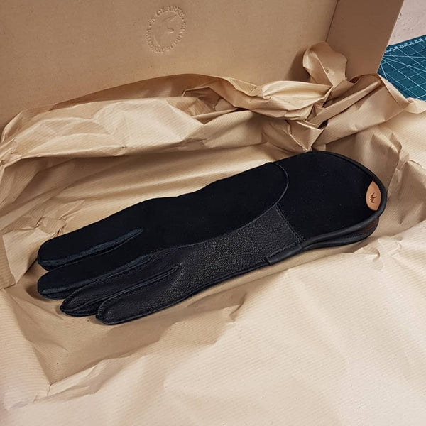 A Nice, Well-Fitting Falconry Glove
