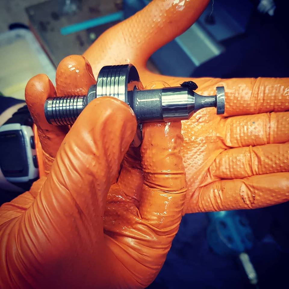 Fixing our 25-Tonne Press - Time for a New Filter!